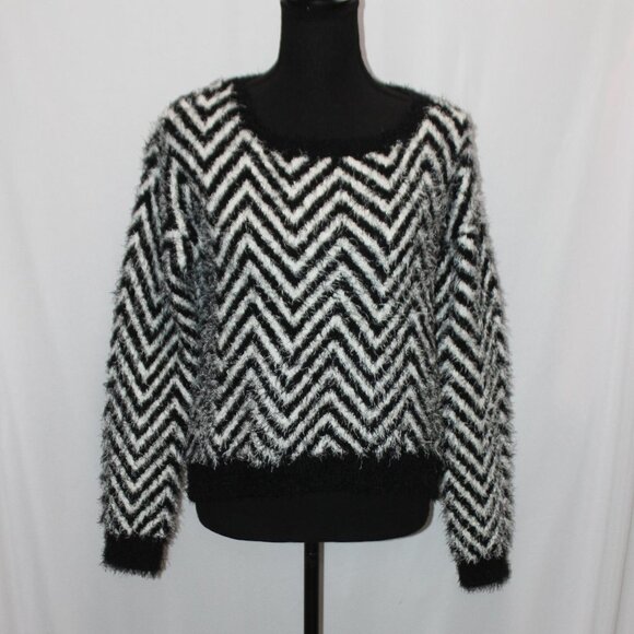 Xhilaration Fuzzy Black and White Chevron Design Sweater - Picture 1 of 13